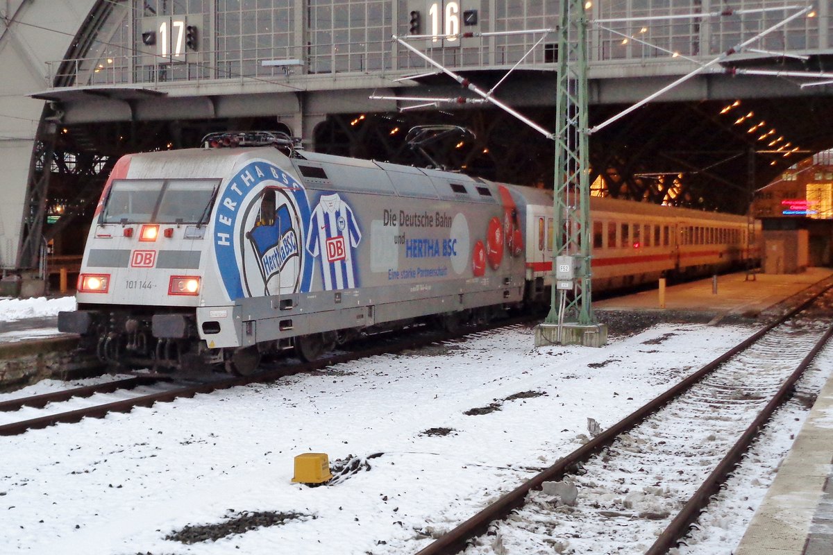 Am 2 Januar 2017 steht 101 144 in Leipzig Hbf. 