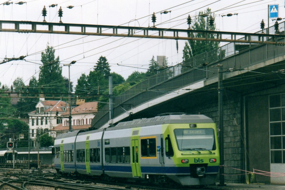 Am 22 Mai 2002 treft NINA 525 009 in Bern ein.