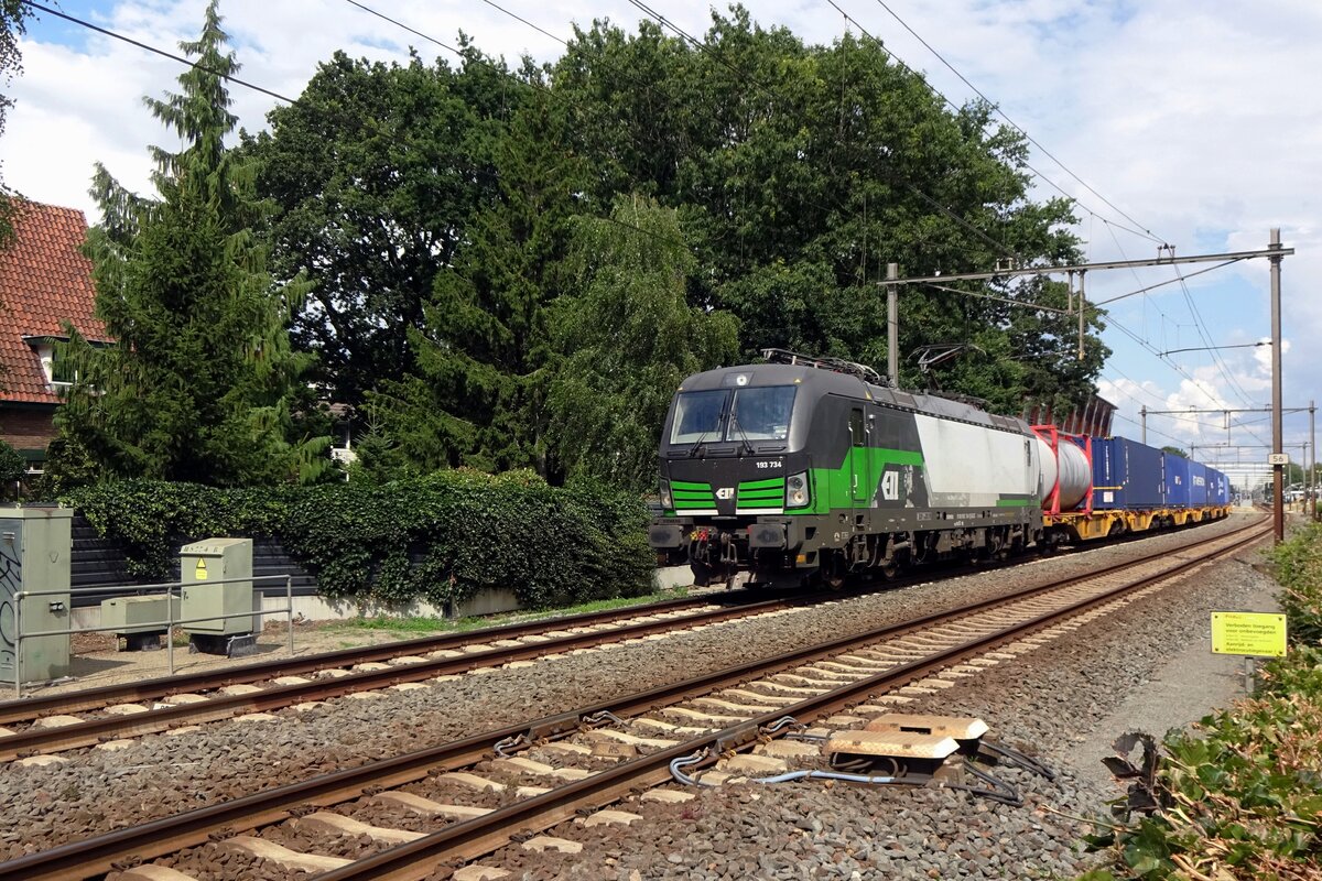 Am 25 Juli 2021 wurde der Kat�-KLV umgeleitet und passierte Wijchen mit RFO 193 734 an der Spitze.