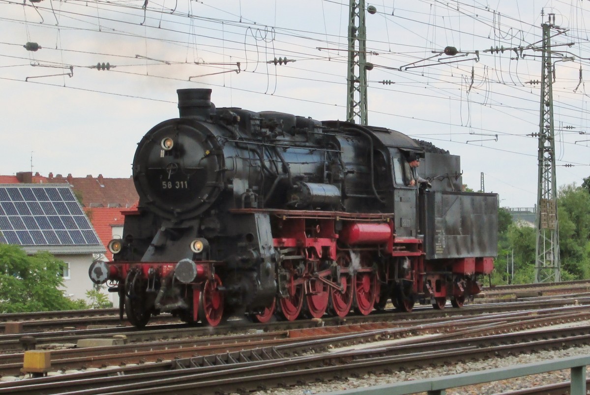 Am 31 Mai 2014 lauft 58 311 in Neustadt (Weinstrasse) um w�hrend das Dampfspektakel Rheinland-Pf�lz 2014. 