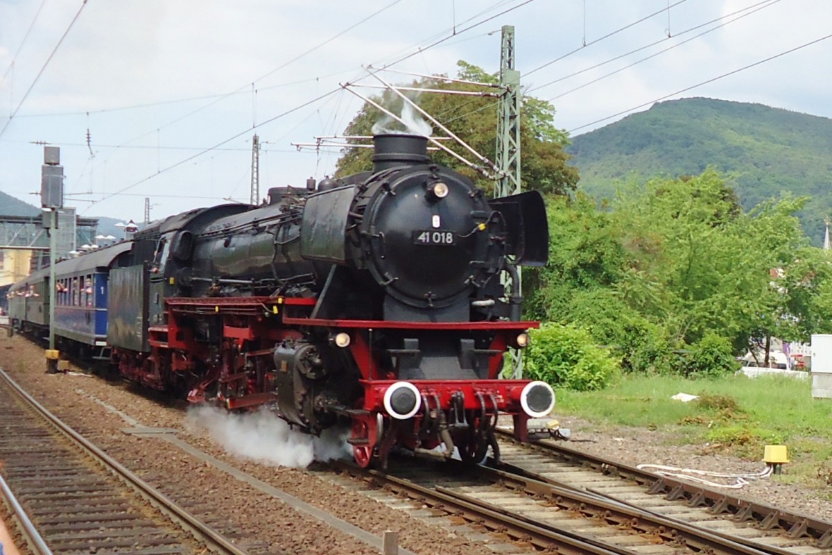 Am 31 Mai 2014 verl�sst 41 018 Neustadt (Weinstrasse). 
