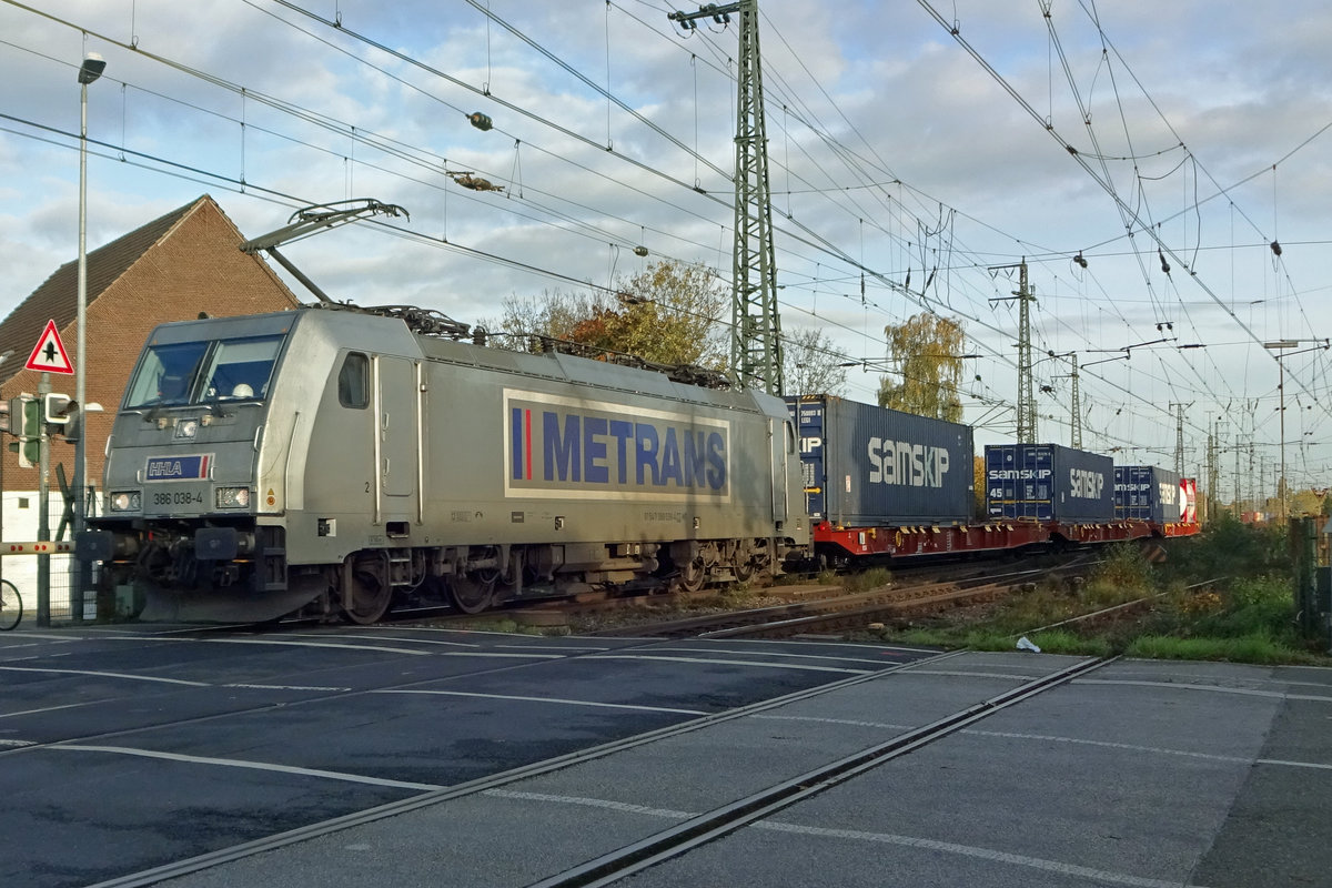 Am 8 November 2019 verl�sst Metrans 386 038 mit ein KLV aus Praha-Uhrineves Emmerich.