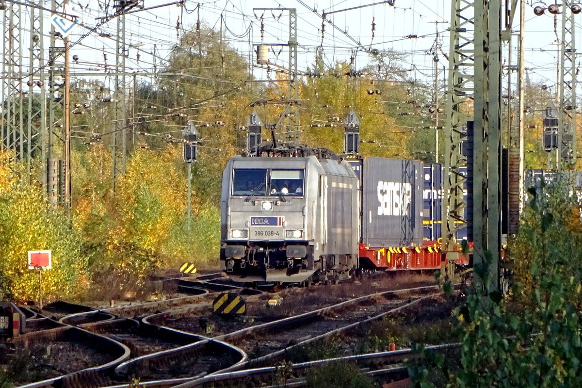 Am 8 November 2019 verl�sst Metrans 386 038 mit ein KLV aus Praha-Uhrineves Emmerich.