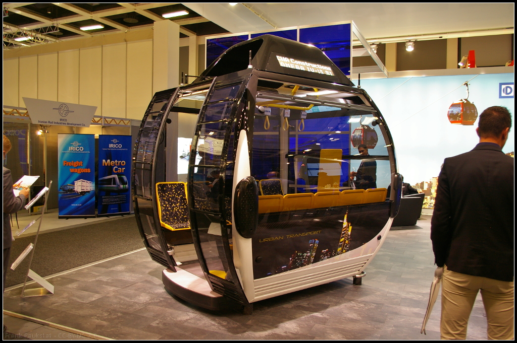 Am Messestand von Doppelmeyer aus Österreich waren während der InnoTrans 2014 in Berlin einige Kabinen ausgestellt. So auch diese Gondel für 10 Sitzplätze mit Display.