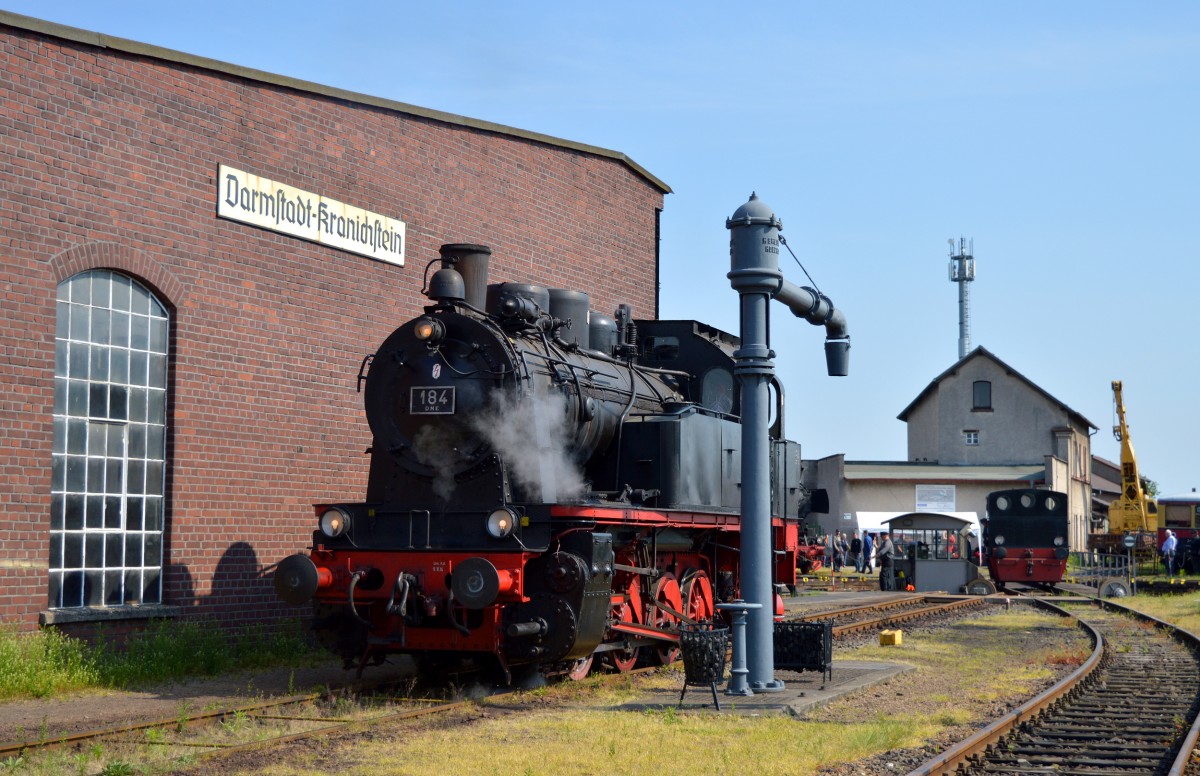 An der Kranichsteiner Fotowand legte die ELNA am 14.05.2015 eine kurze Pause ein.
