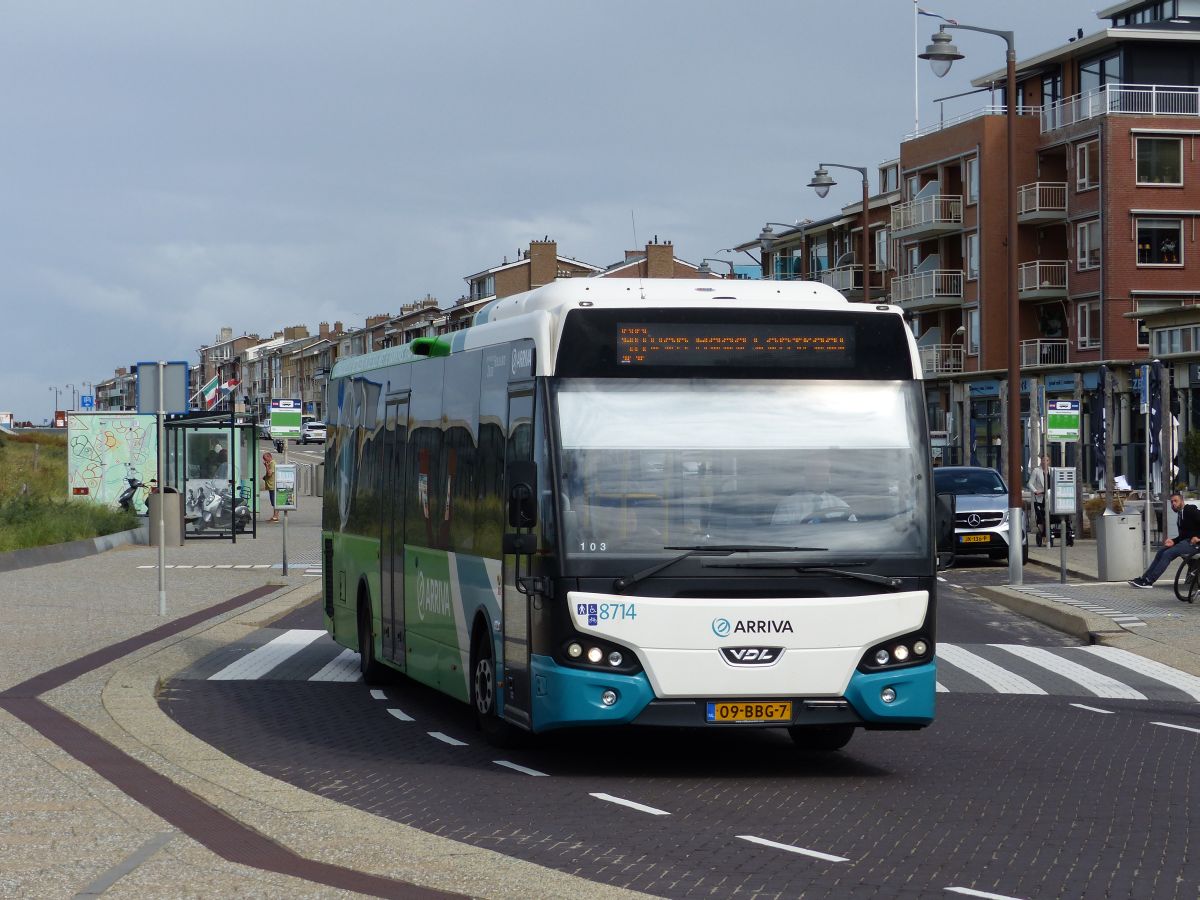 Arriva Bus 8714 DAF VDL Citea LLE120 Baujahr 2012. Boulevard, Katwijk 08-09-2019.

Arriva bus 8714 DAF VDL Citea LLE120 bouwjaar 2012. Boulevard, Katwijk 08-09-2019.

