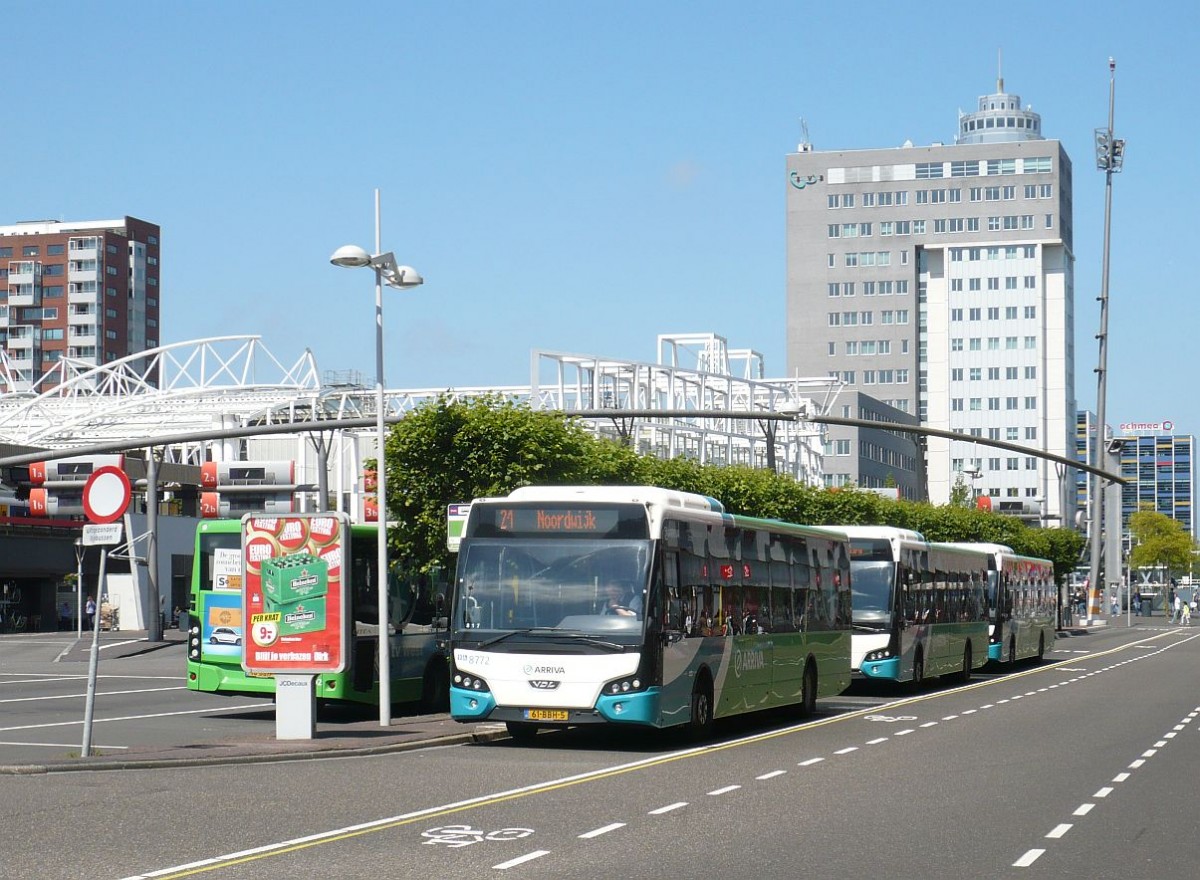 Arriva Bus 8772 DAF VDL Citea LLE120 Baujahr 2012. Stationsplein, Leiden 27-06-2015.

Arriva bus 8772 DAF VDL Citea LLE120 bouwjaar 2012. Stationsplein, Leiden 27-06-2015.