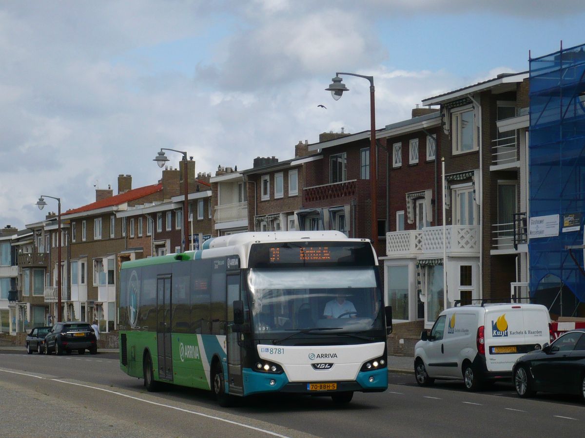 Arriva Bus 8781 DAF VDL Citea LLE120 Baujahr 2012. Boulevard, Katwijk 06-09-2017.

Arriva bus 8781 DAF VDL Citea LLE120 bouwjaar 2012. Boulevard, Katwijk 06-09-2017.