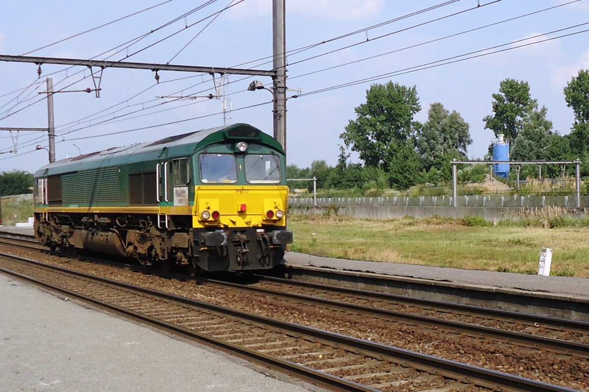 Ascendos PB17 durchfahrt in Tfzf Antwerpen-Noorderdokken am 29 Augustus 2013.