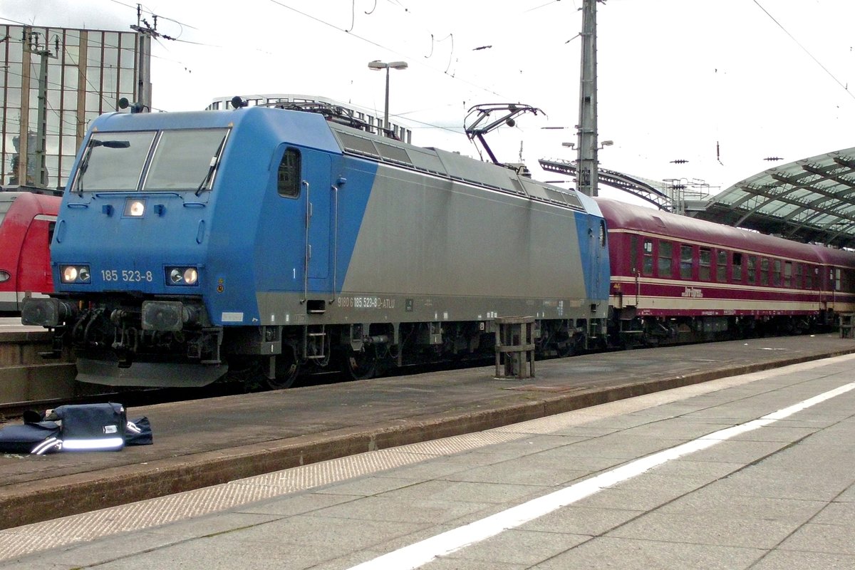 ATC 185 523 steht mit ein Sonderzug nach Cochem am 20 februar 2020 in K�ln Hbf.