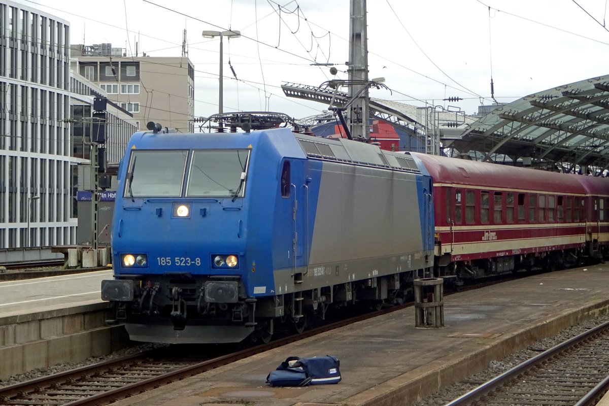ATC 185 523 steht mit ein Sonderzug nach Cochem am 20 Februar 2020 in K�ln Hbf.