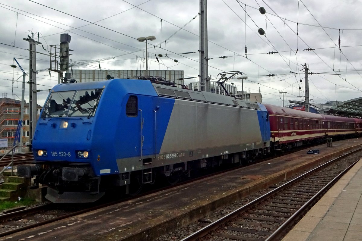 ATC 185 523 verl�sst mit ein Sonderzug nach Cochem am 20 Februar 2020 K�ln Hbf.