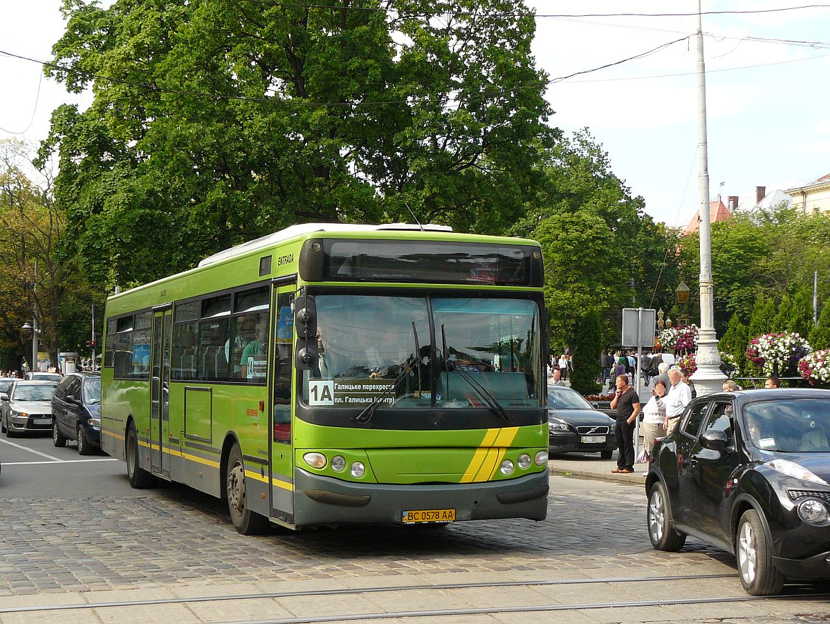 ATP-1 (Львівське комунальне автотранспортне підприємство №1) Castrosa CS40 City II Bus op de Prospekt Svobody in Lviv, Ukraine 24-05-2012.

ATP-1 (Львівське комунальне автотранспортне підприємство №1) Castrosa CS40 City II bus op de Prospekt Svobody Lviv, Oekraine 24-05-2012.