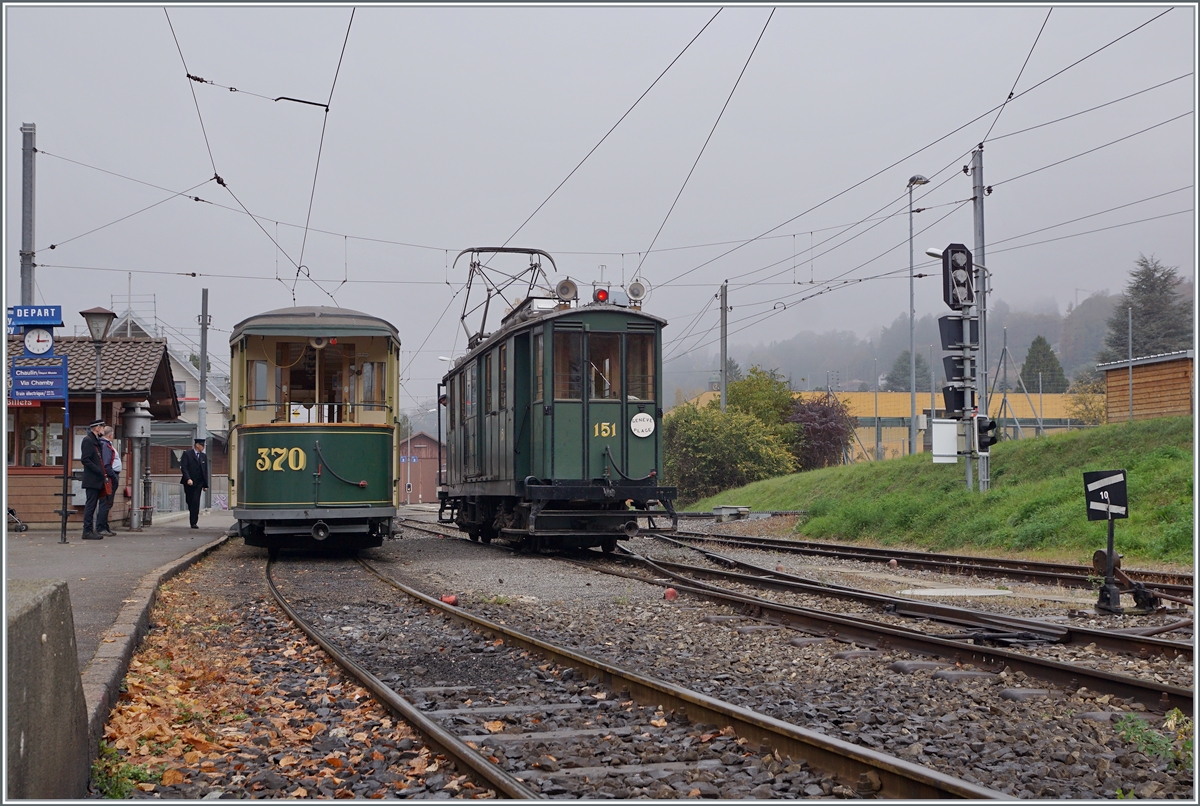 Auch wenn das Wetter kaum dazu einlädt, der CGTE Strassenbahn Gepäcktriebwagen fährt an den Strand, so jedenfalls verspricht es die Routentafel der Fe 4/4 151. ... Der von der B-C als Leihgabe an die Association Genevoise du Musée des Tramways abgegebene Fe 4/4 151 (Baujahr 1911) weilt für ein paar Wochen zu Besuch an der Riviera Vaudoise und zeigt sich hier in Blonay. 

30. Oktober 2021