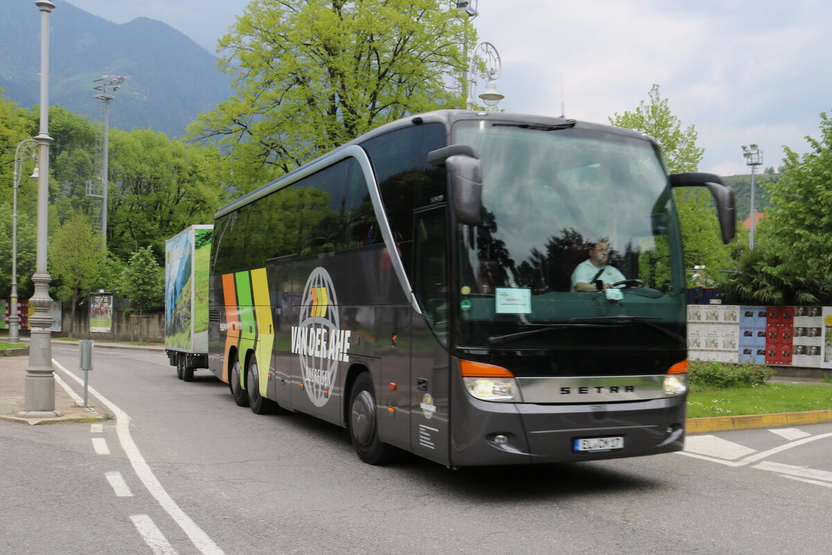 Aus Deutschland: van der Ahe, Gross Berssen - EL-CM 17 - Setra S 416 HD am 15. April 2024 in Meran (Aufnahme: Martin Beyer)