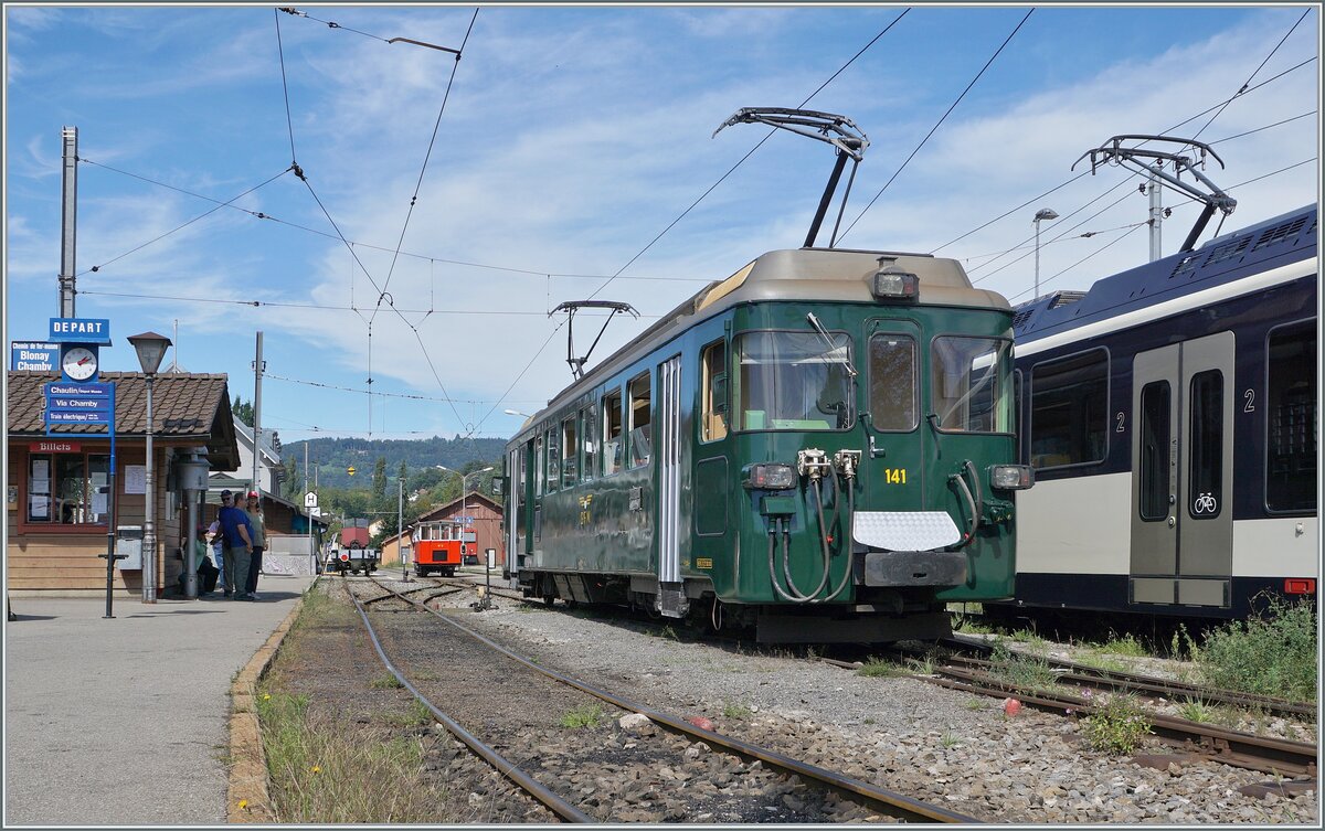 Autour de la voie ferrée / Rund um die eiserne Bahn (Herbstevent 2024) - Der zu Gast weilende GFM Historique BDe 4/4 141, gefiel mir ganz besonders so dass ich gerne hier noch eine Bildvariante des interessanten Triebwagens zeigen möchte.

7. Sept. 2024