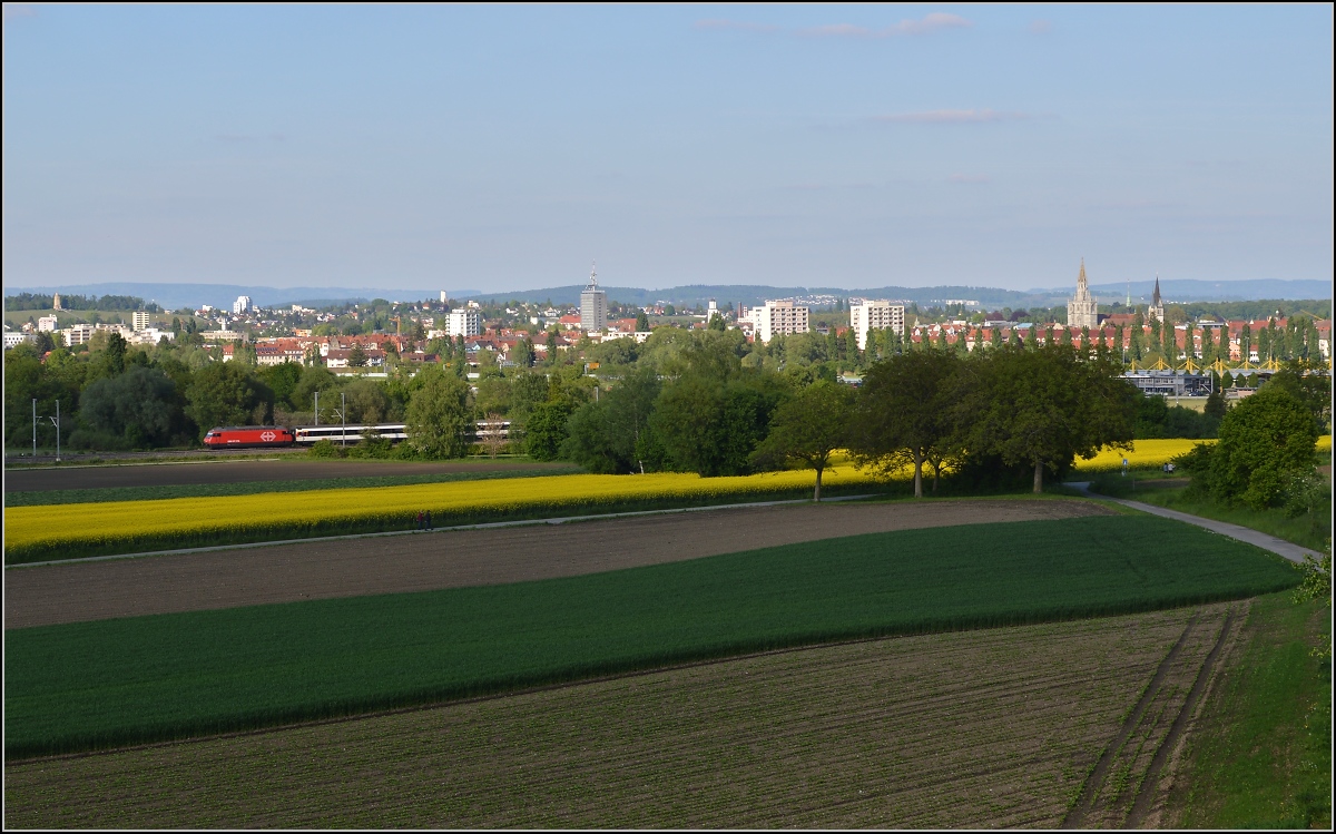 Bahn im Tägermoos - Mit Fotowolke. 

IR Biel-Konstanz bei Regenwetter. Mai 2014.