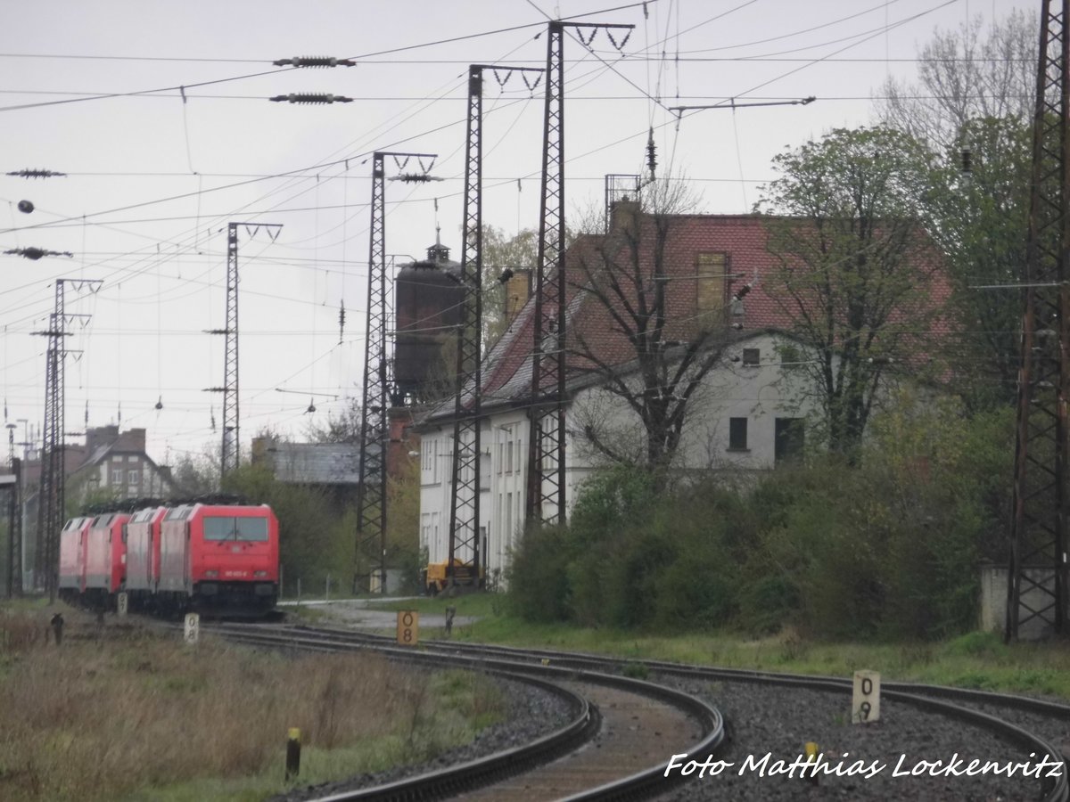 Bahnhof Gro�korbetha mit den abgestellten E-Loks 185 603 und 185 631 der HGK und 152er von DB am 17.4.16