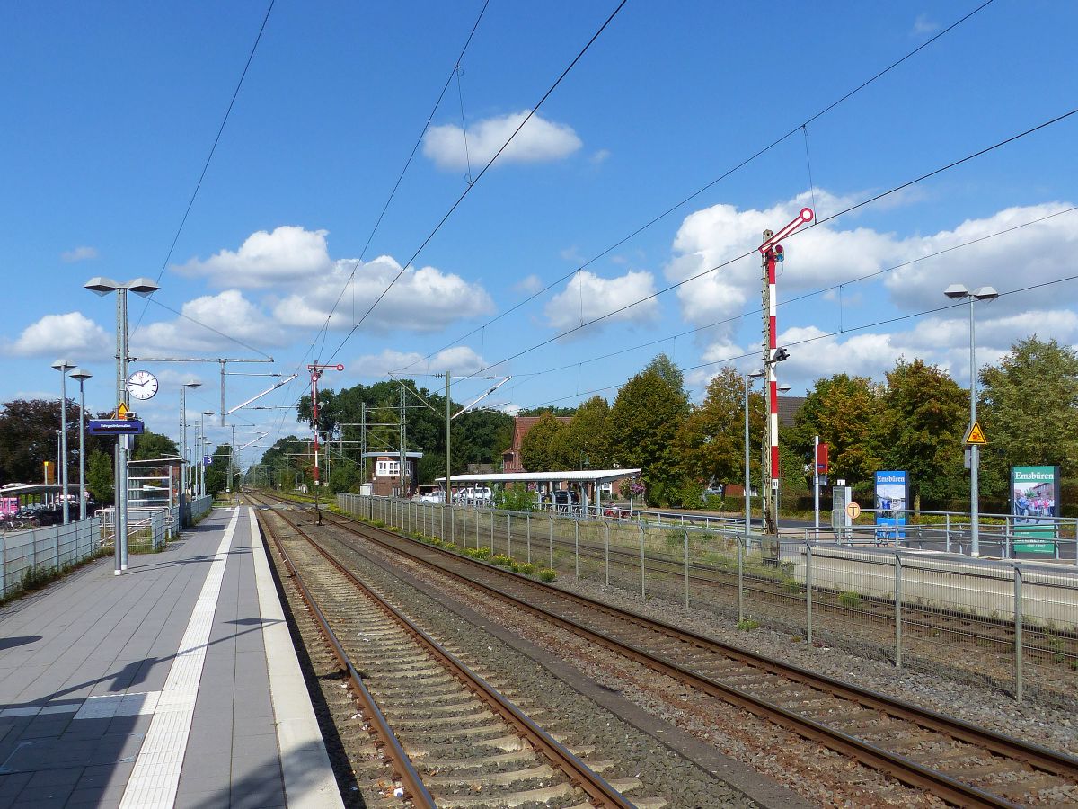 Bahnhof Leschede Gleis 2 und 3 am 13-09-2018.

Leschede spoor 2 en 3 met armsein 13-09-2018.