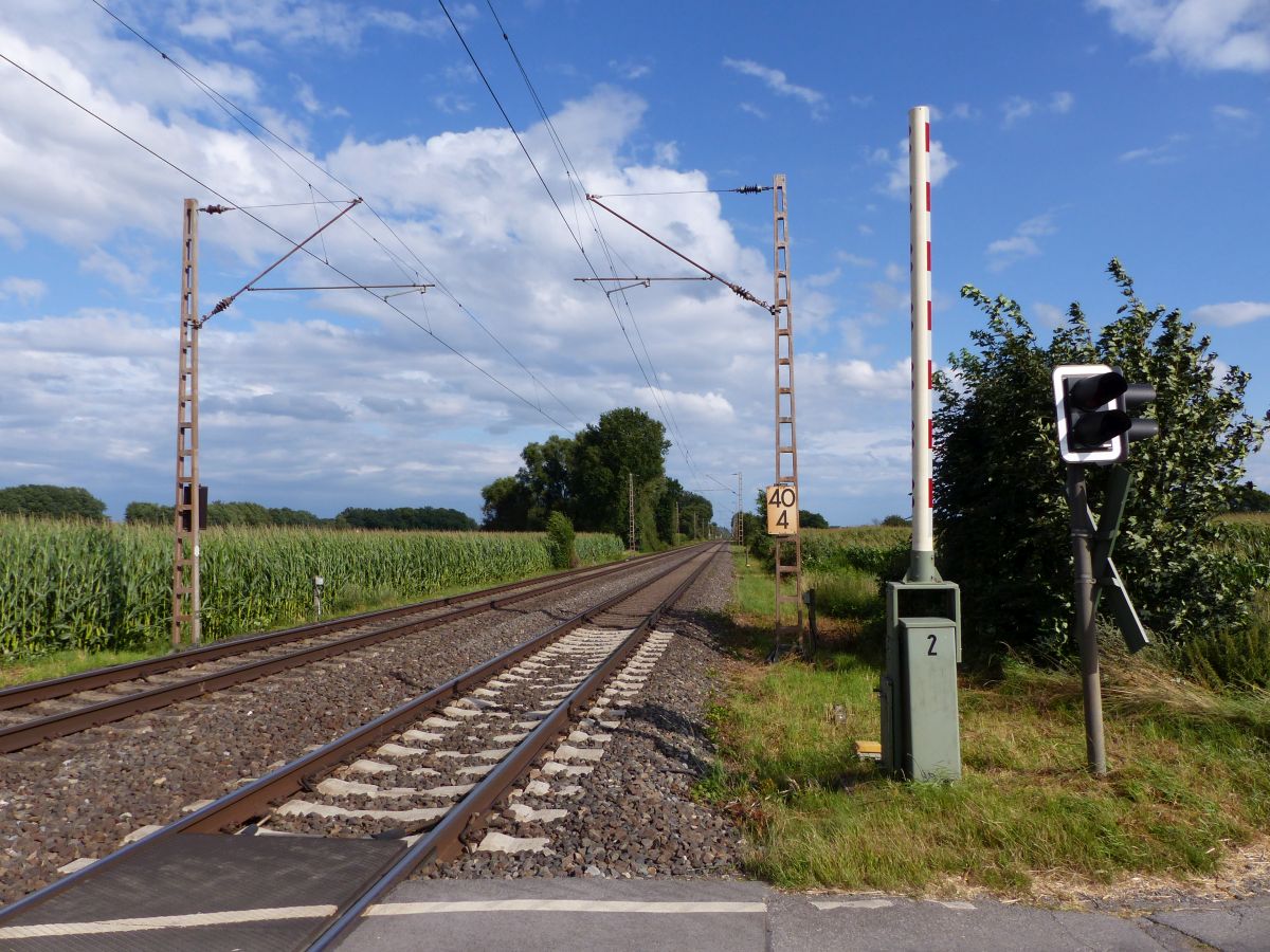 Bahnbergang Wasserstrasse/Binnenfeld, Hamminkeln 30-07-2021.

Overweg Wasserstrasse/Binnenfeld, Hamminkeln 30-07-2021.