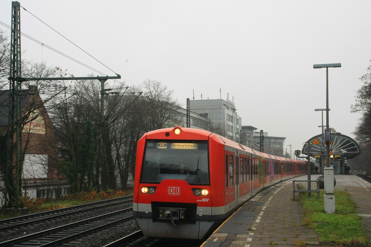 Baureihe 474 als S31 nach Hamburg-Harburg Rathaus in Hamburg-Holstenstrasse am 18.12.2014