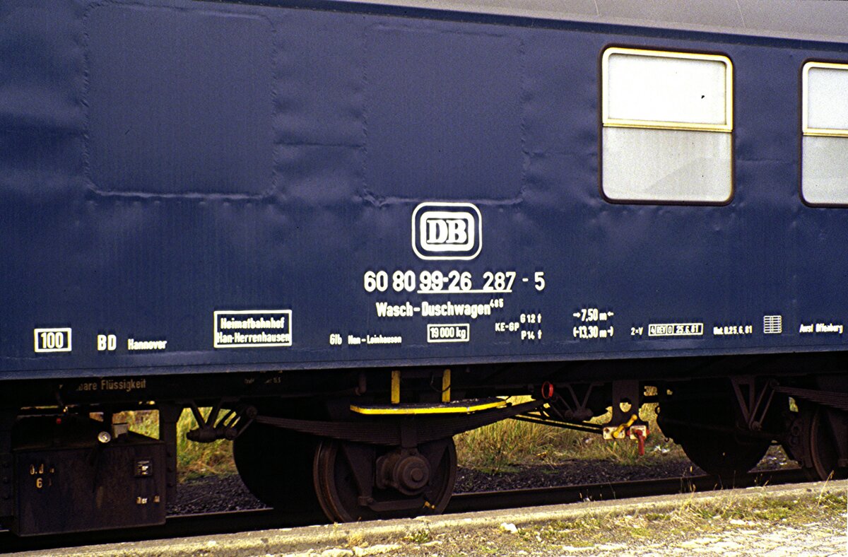 Bauzugwagen 60 80 99-26 287-5 Wasch- und Duschwagen in Salzgitter-Bad im August 1980.