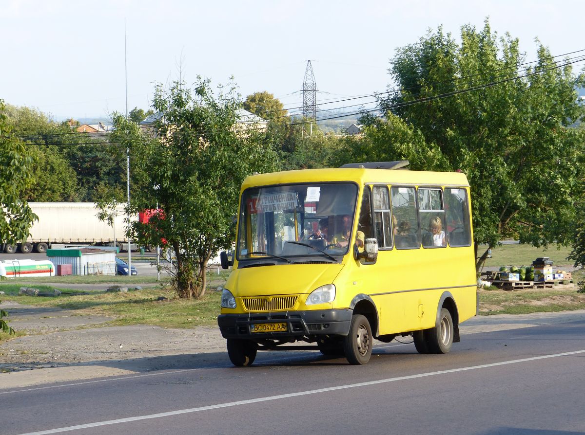 BAZ-2215 Bus Zhovkivska Strasse, Lviv, Ukraine 04-09-2016.

BAZ-2215 bus Zhovkivska straat, Lviv, Oekrane 04-09-2016.