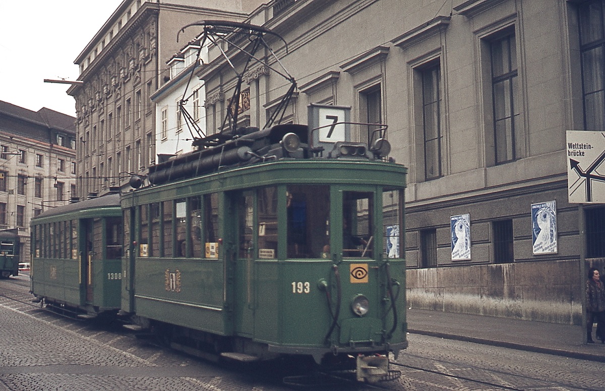 Be 2/2 193 am 31.12.1974 als Linie 7 in der Innenstadt von Basel