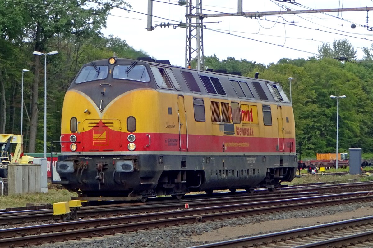 BE D-20  COEVORDEN' lauft am 15 Juli 2019 um in Bad Bentheim. Dieser ex-DB 221 ist eine Ausdr�ckung rf�r die Zusammenarbeit zwischen Coevorden in die Niederl�nde und der Bentheimer Eisenbahn in Sachen Lokalguterverkehr. 