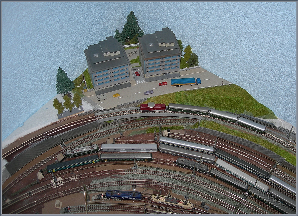 Bild 5: Ausfahrt des Kopfbahnhofs mit Ein und Ausmündung der Umfahrungsstrecke. 

28. Jan. 2020