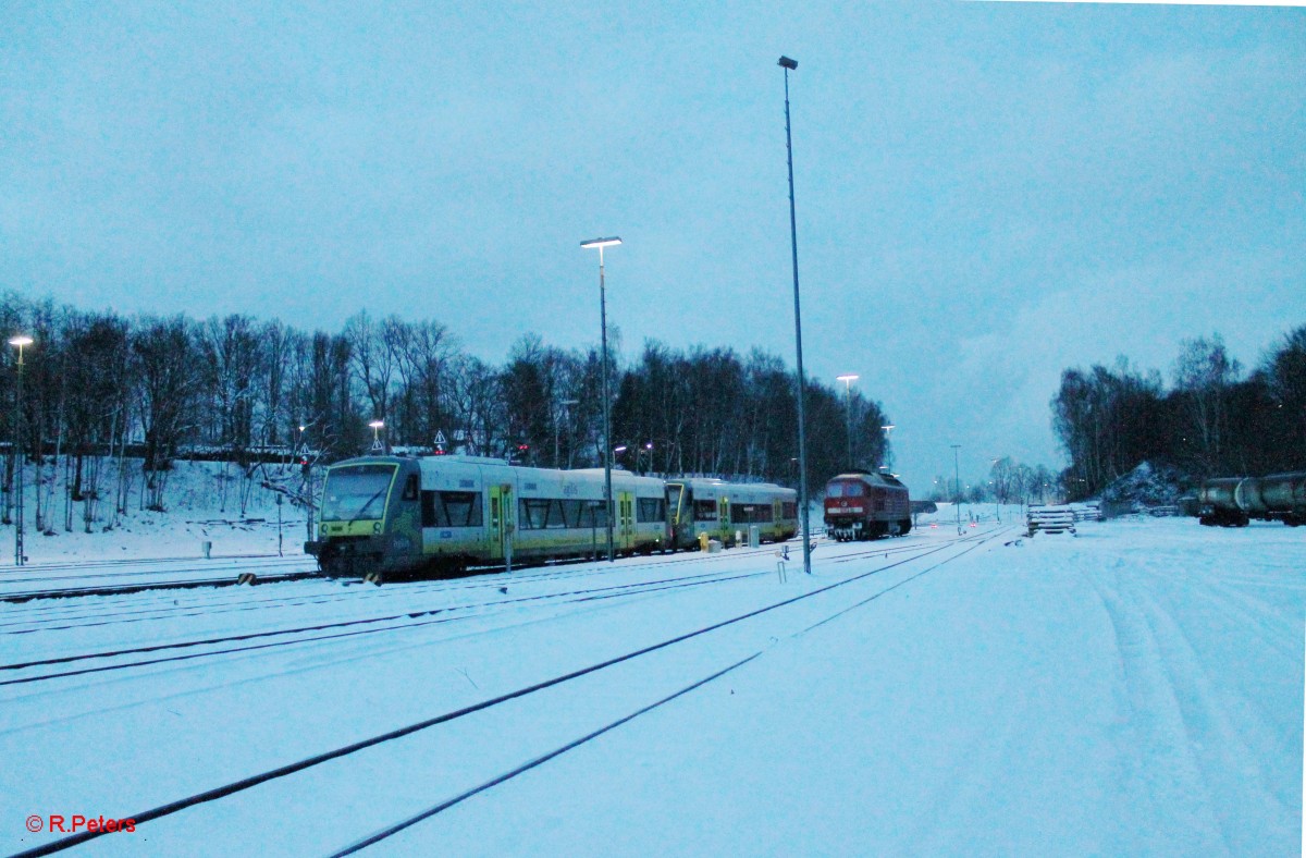 Blaue Stunde in Marktredwitz mit 2 Vt650iger und 232 330-1. 02.02.15