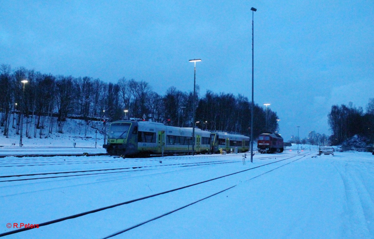 Blaue Stunde in Marktredwitz mit 2 Vt650iger und 232 330-1. 02.02.15