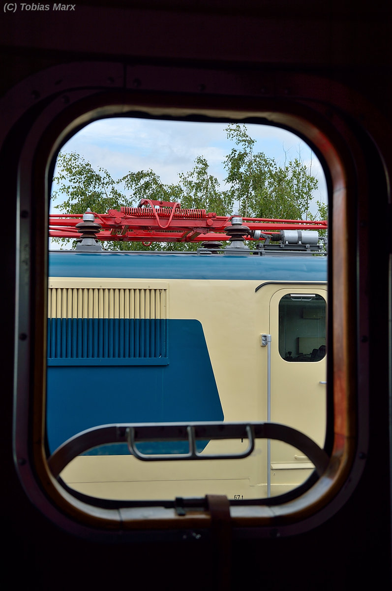 Blick von 141 228 auf 141 248 beim Sommerfest in Koblenz am 18.06.2016