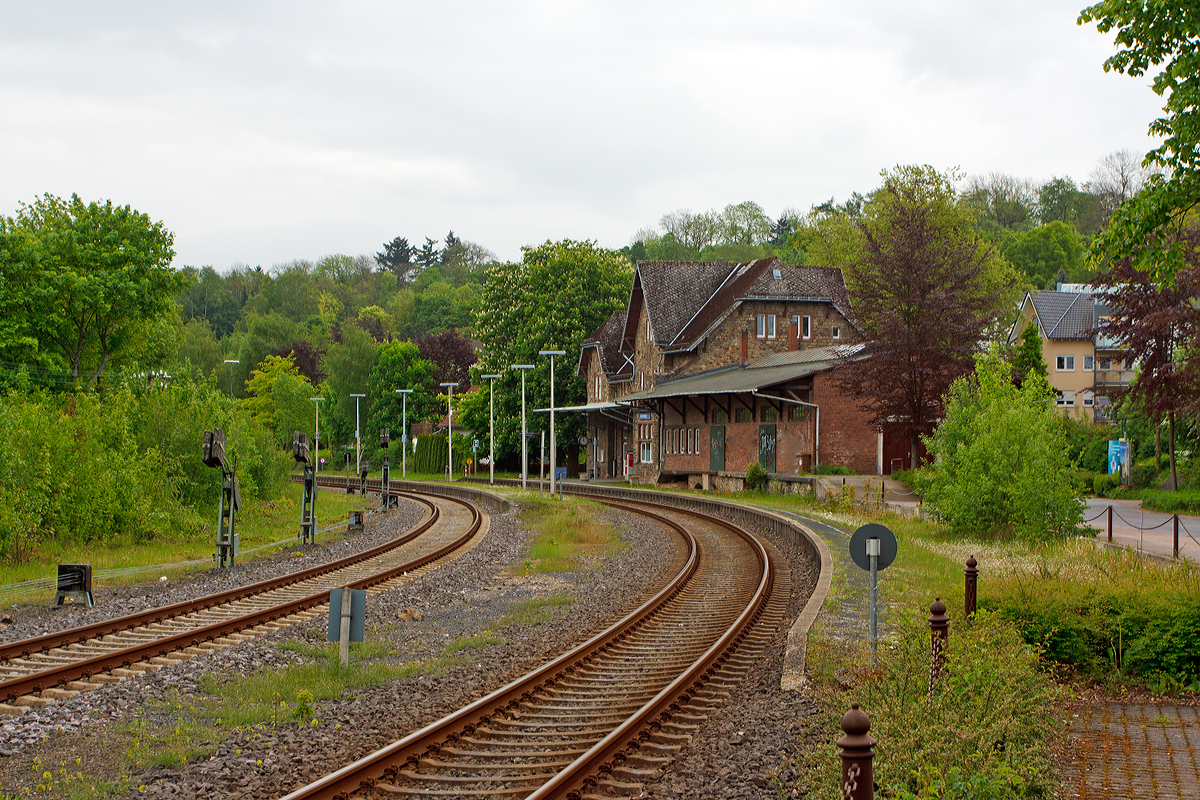 
Blick am 10.05.2014 auf den Bahnhof Hachenburg an der Oberwesterwaldbahn (KBS 461).