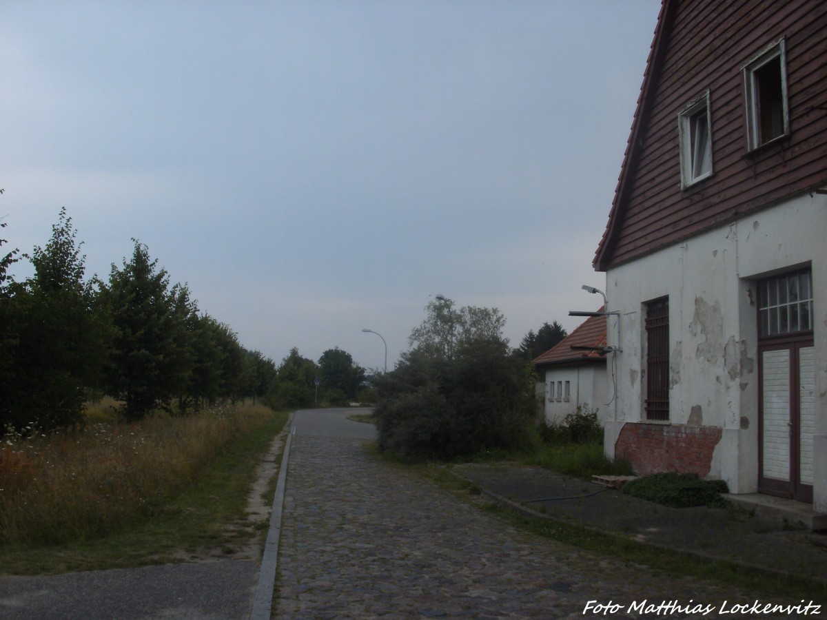 Blick auf den Ehemaligen Bahnsteig des damaligen Endbahnhofs Wolgaster F�hre am 27.7.14