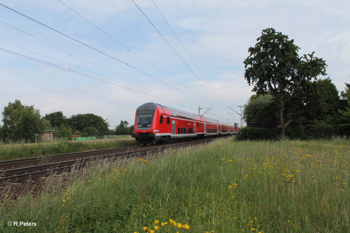 Blick auf den Steuerwagen vom RB 15349 Frankfurt/Main - Heidelberg kurz vor Weinheim (Bergstr.) 28.05.15