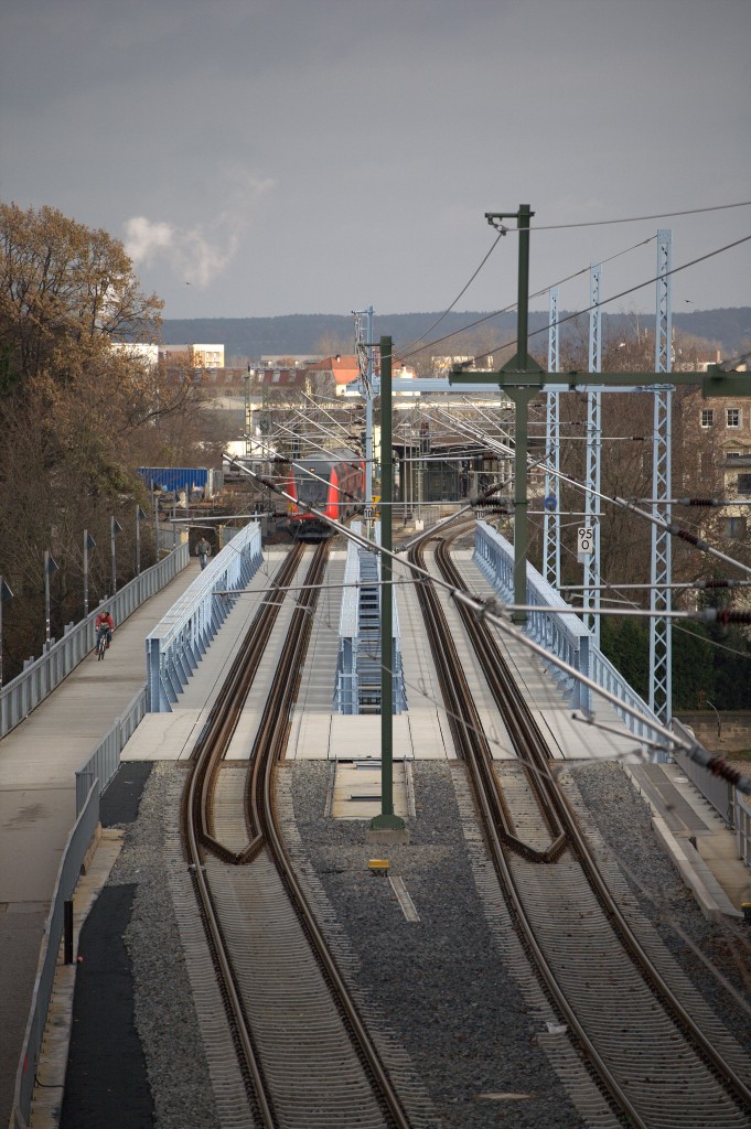 Blick von der Br�cke auf die Br�cke , Ellbr�cke in Mei�en.
01.12.2013   12:20 Uhr.
