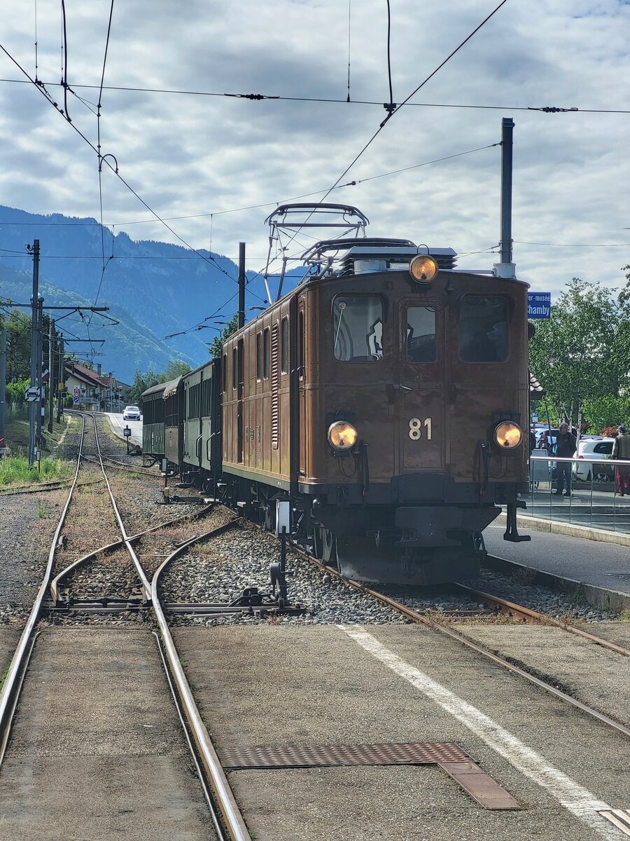 Blonay Chamby Dampf Festival 2024
Die Ge 4/4 81 ist mit dem ersten Zug nach Blonay am Ziel angekommen.
18.Mai 2024