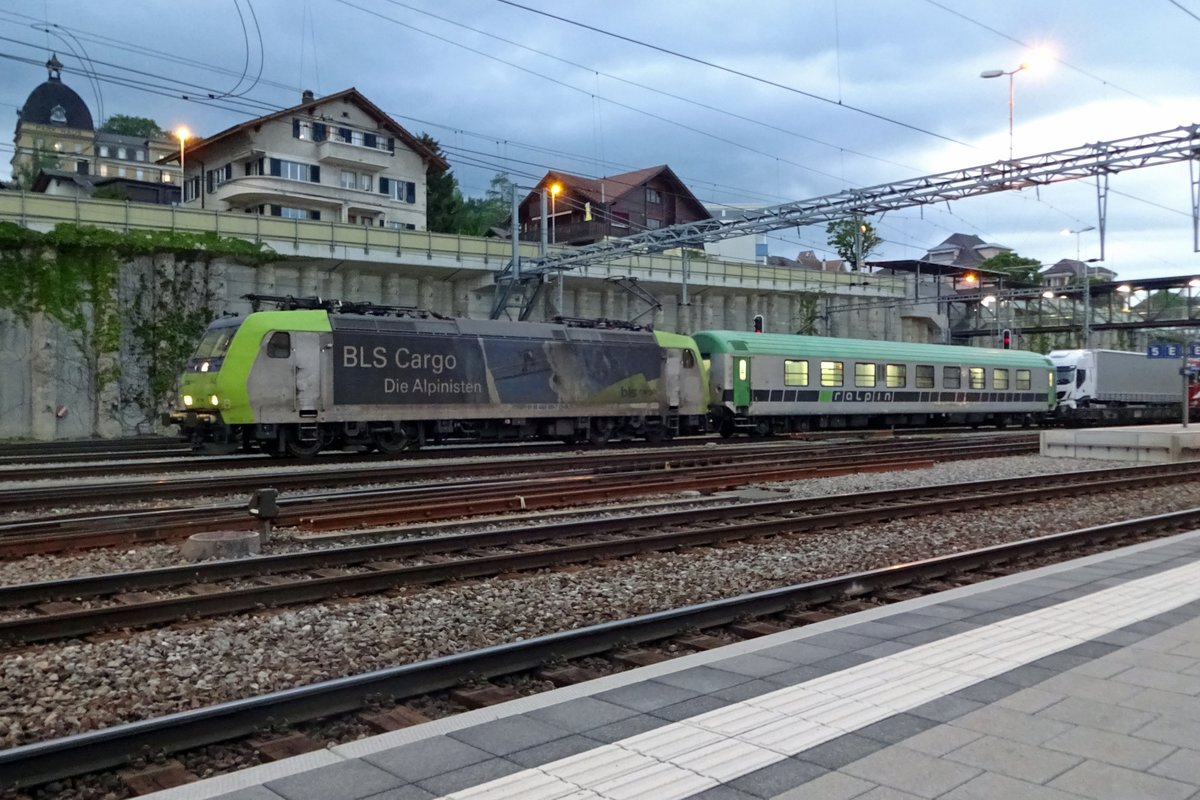BLS 485 008 verl�sst mit ein KLV SPiez am 27 Mai 2019.