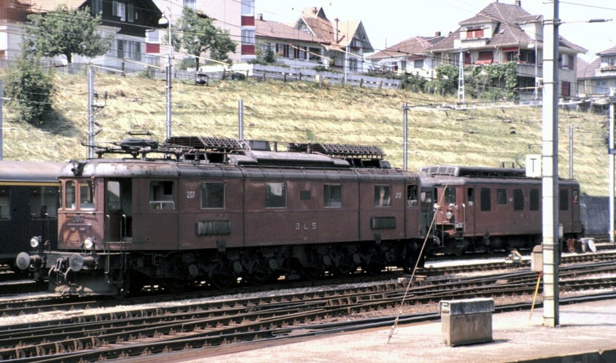 BLS Ae 6/8 Nr.207 in Spiez am 27.07.1980.
