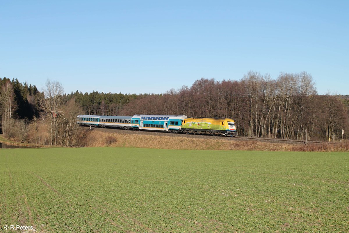  Bodo  alias ER20 - 013 zieht den ALX84106 Hof - München bei Oberteich, nächster Halt Wiesau/Oberpfalz. 30.01.18
Bild könnte enthalten: Himmel, im Freien und Natur