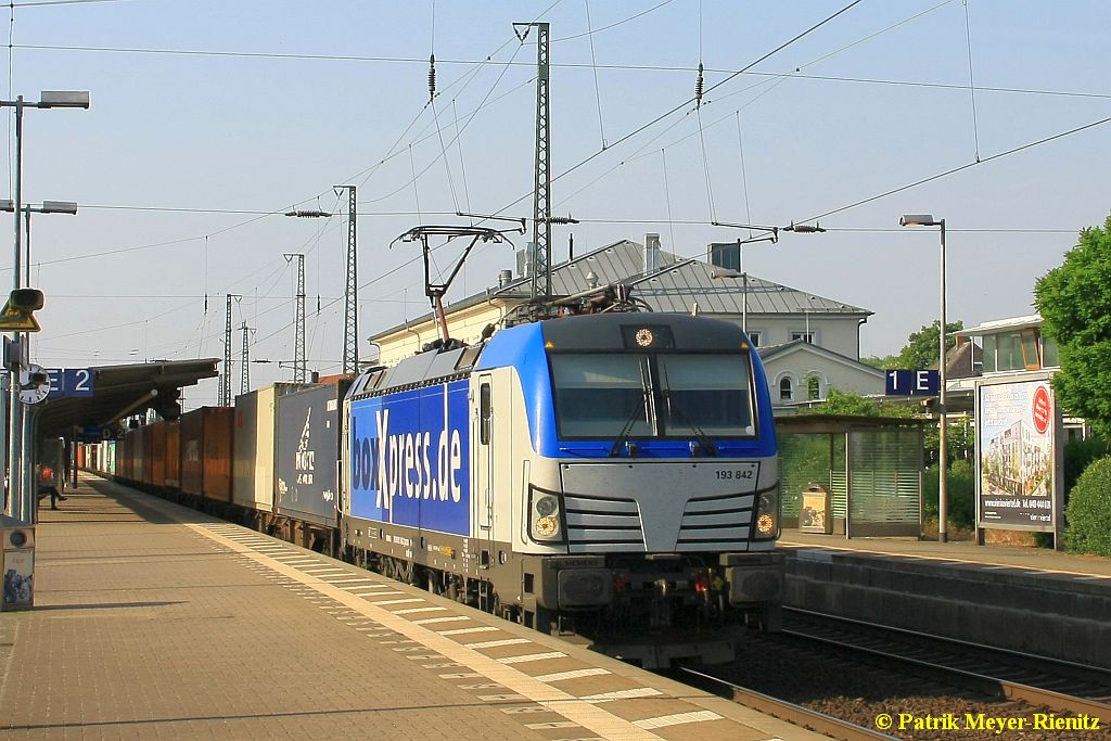 BOXXpress 193 842 mit Containerzug am 13.06.2015 in Lüneburg