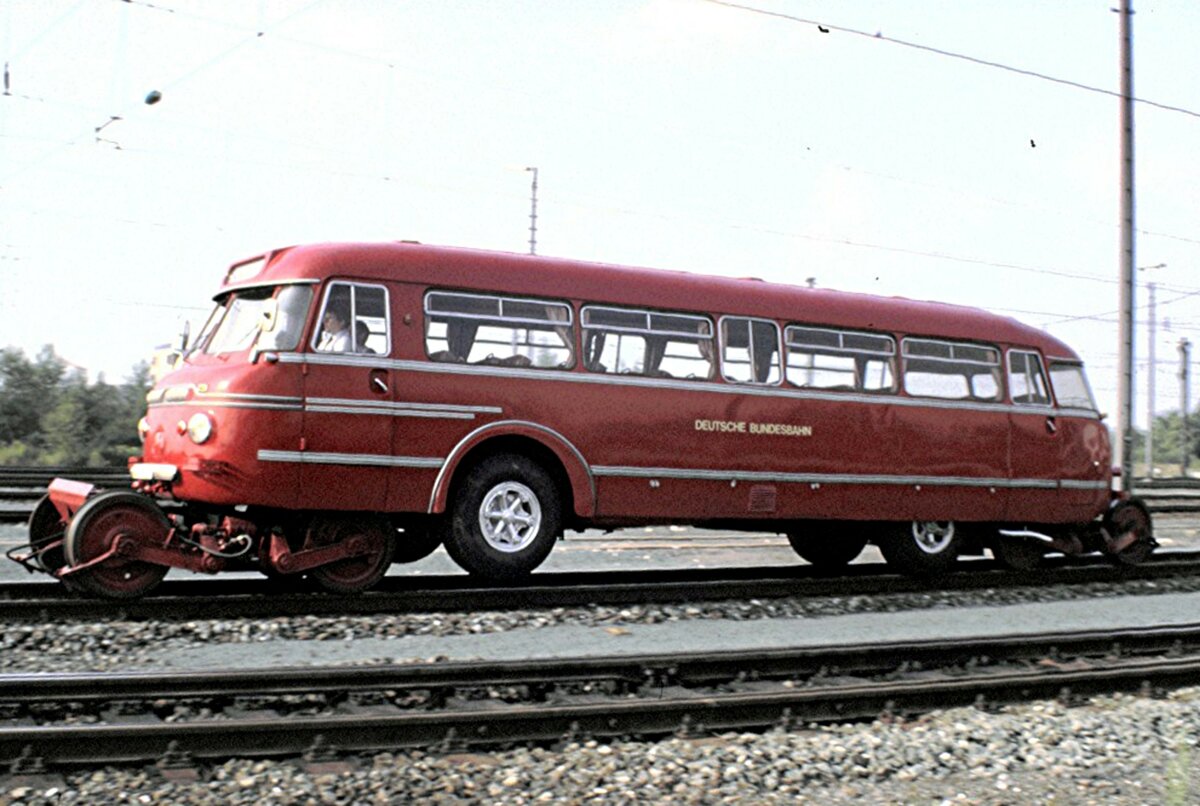 BR 790 Schi-Stra-Bus bei der Parade 150 Jahre Deutsche Eisenbahn in Nürnberg-Langwasser am 14.09.1985.