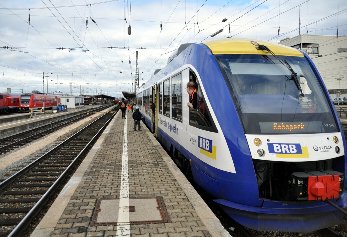 BRB 648  VT 214 in Augsburg ein Sonderzubringer zum Bahnpark am 25.10.2009.
