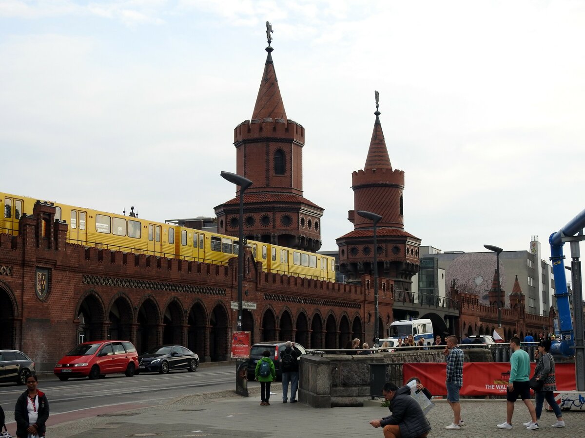 BVG Berlin U-Bahn U 1  1083-1 Berlin Oberbaumbrücke am 13.05.2017.