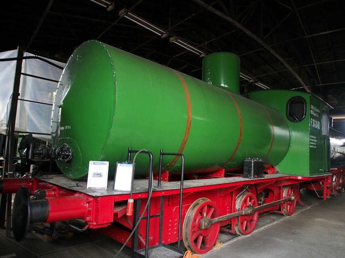 C-Dampfspeicherlok F 30-20-B 3 von Baujahr 1911 im Sächsischen Eisenbahnmuseum Chemnitz am 19.04.2017.