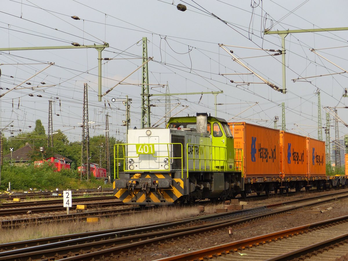 Captrain Diesellok 401 (275 902-1) Gterbahnhof Oberhausen West 22-09-2016.

Captrain dieselloc 401 (275 902-1) goederenstation Oberhausen West 22-09-2016.