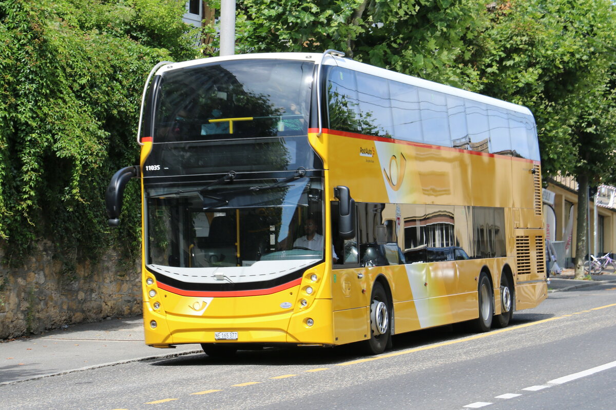 CarPostal Ouest - NE 165'377 - Alexander Dennis (ex PostAuto Ostschweiz) am 6. August 2021 in Neuch�tel (Aufnahme: Martin Beyer)