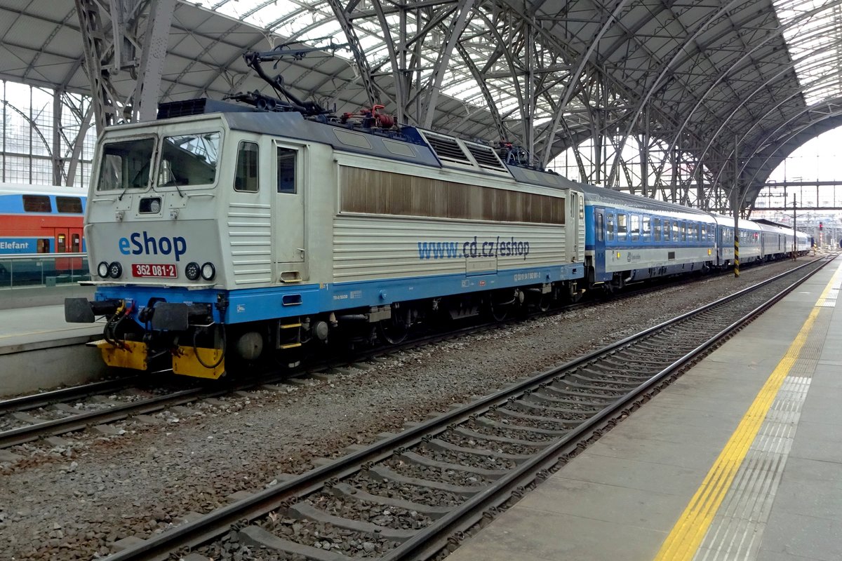 CD 362 081 steht am 24 Februar 2020 in Praha hl.n.