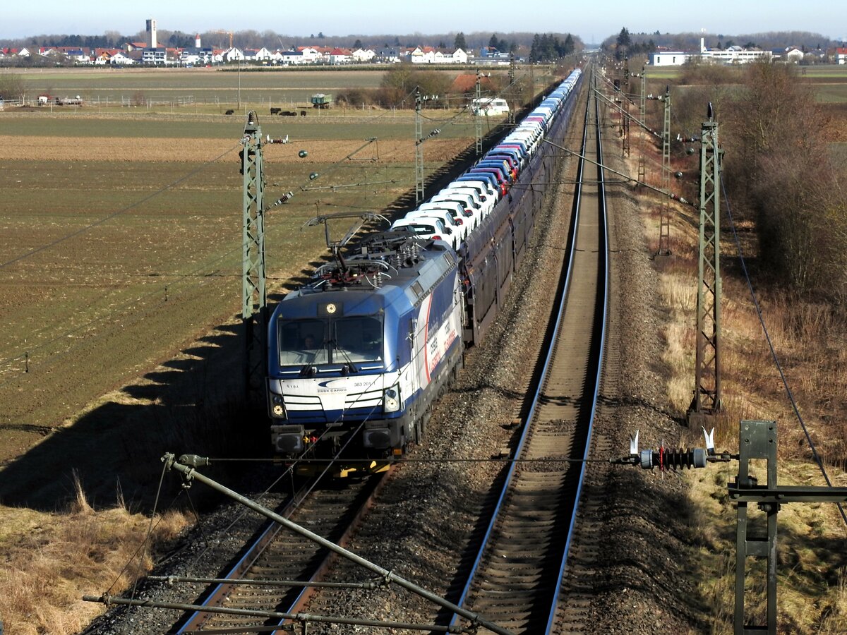 CD 383 201-1 von Rail Lease (SK) (Eigent�mer) gemietet von ZSSK Cargo mit Autotransporter Ganzzug beladen mit Citroen C1 Autos bei Neu-Ulm Pfuhl am 09.02.2022.